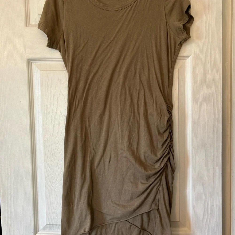 La Miel Summer Ruched Dress olive green size M NWOT - Picture 4 of 11